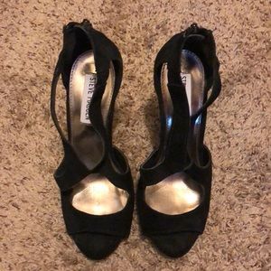 Steve Madden heels. 4” heel.